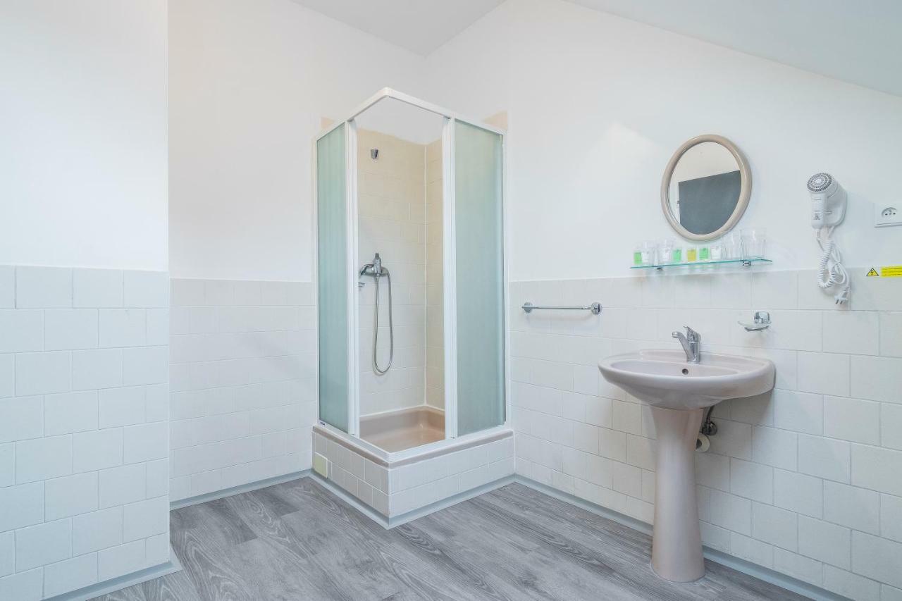 Hotel*** Cesky Dum Chomutov Zewnętrze zdjęcie